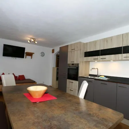 Apartment In Near Spieljochbahn Fuegenberg